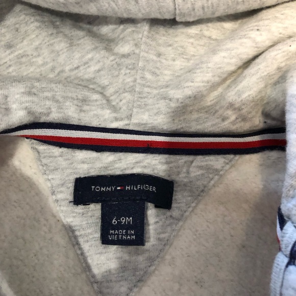 Tommy Hilfiger Hoodie Size 6-9m - Picture 5 of 5